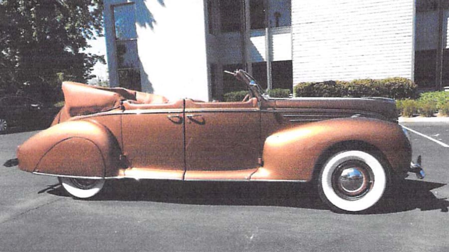 1939 Lincoln Zephyr Convertible Sedan