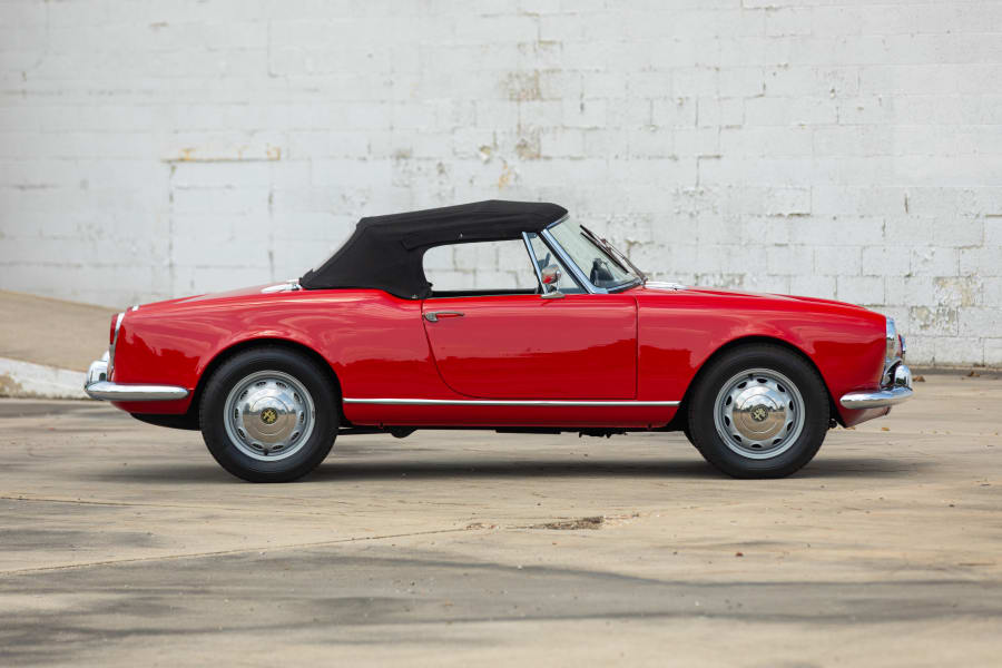 1966 Alfa Romeo Giulia Spider Veloce