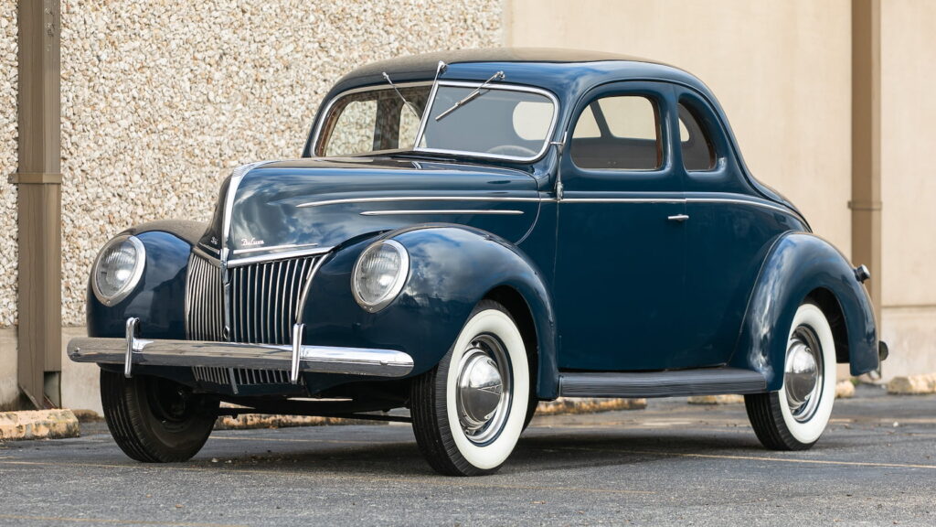 1939 Ford Deluxe Coupe