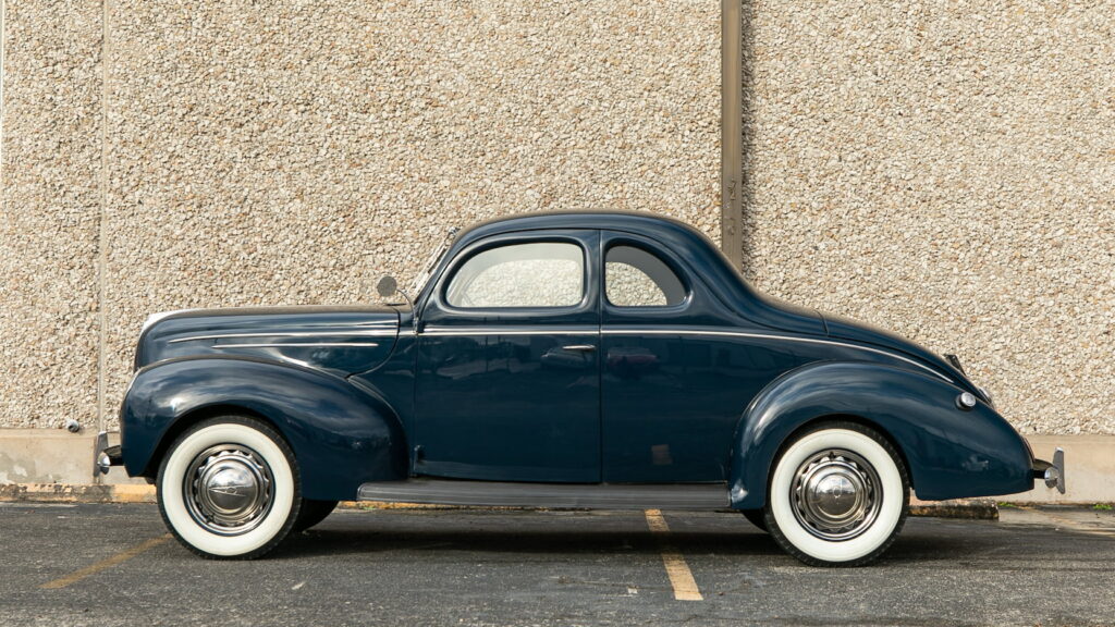 1939 Ford Deluxe Coupe