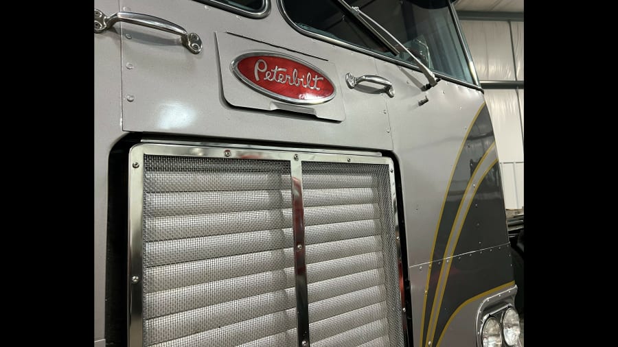 1970 Peterbilt 352