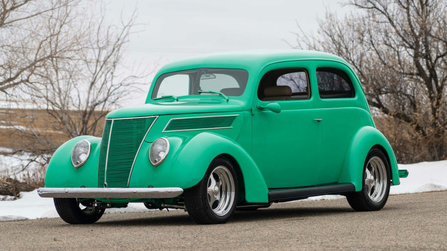 1937 Ford Tudor Street Rod