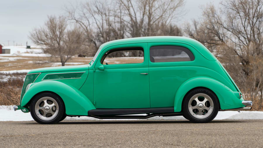 1937 Ford Tudor Street Rod