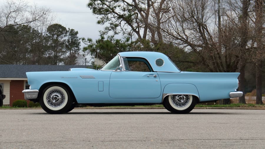 1957 Ford Thunderbird