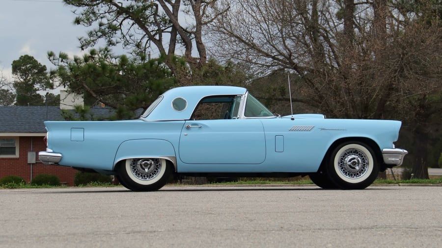 1957 Ford Thunderbird