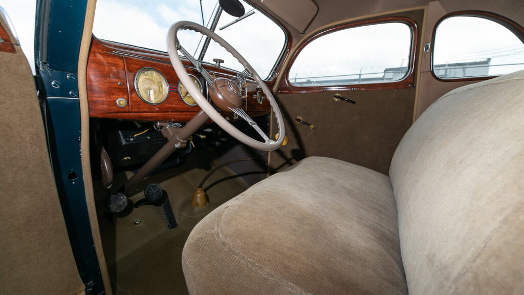 1939 Ford Deluxe Coupe