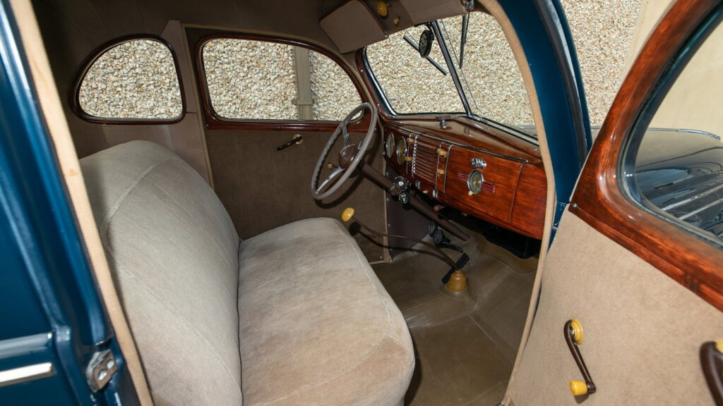 1939 Ford Deluxe Coupe