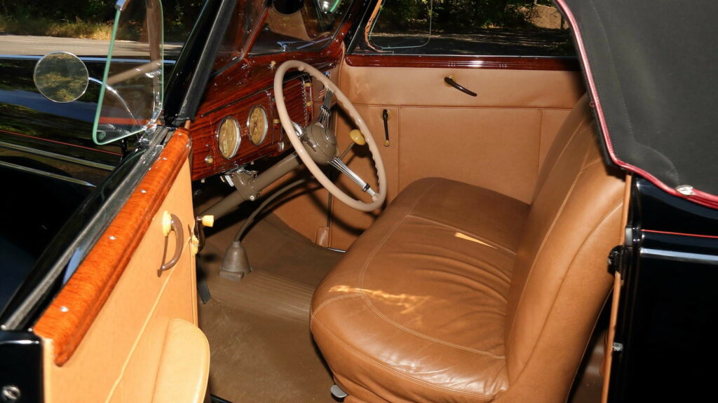 1939 Ford Deluxe Convertible