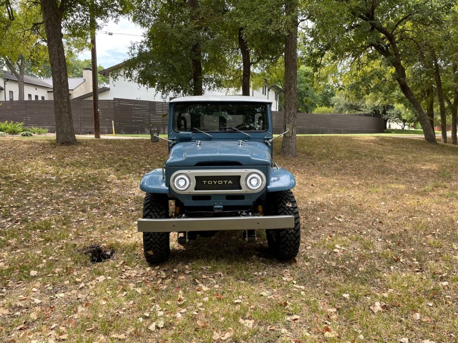 1977 Toyota FJ-40 Land Cruiser