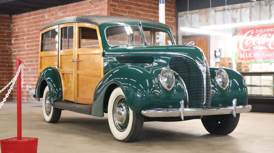 1938 Ford Deluxe Station Wagon