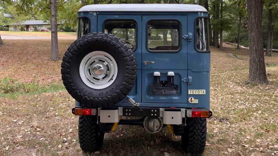 1977 Toyota FJ-40 Land Cruiser