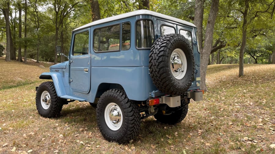1977 Toyota FJ-40 Land Cruiser