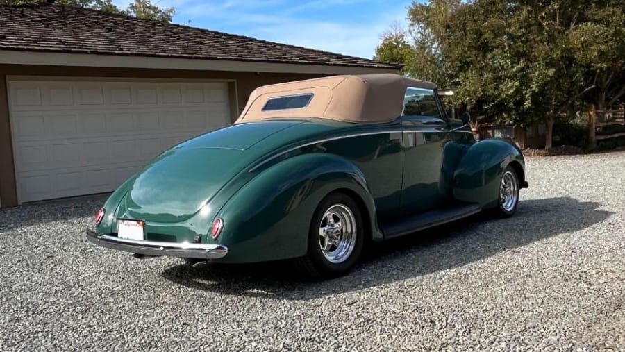 1939 Ford Deluxe Convertible