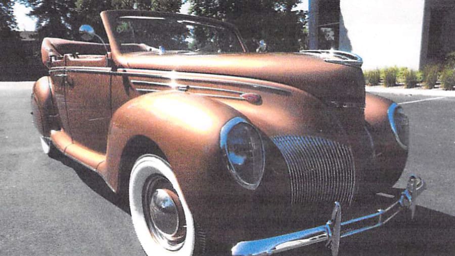 1939 Lincoln Zephyr Convertible Sedan
