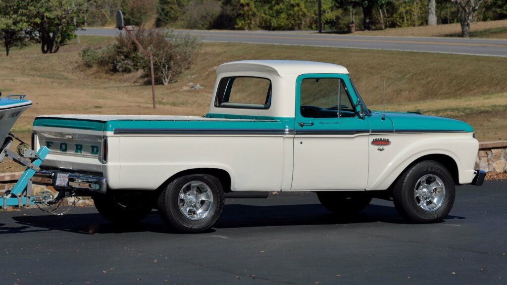 1966 Ford F100 Custom Pickup