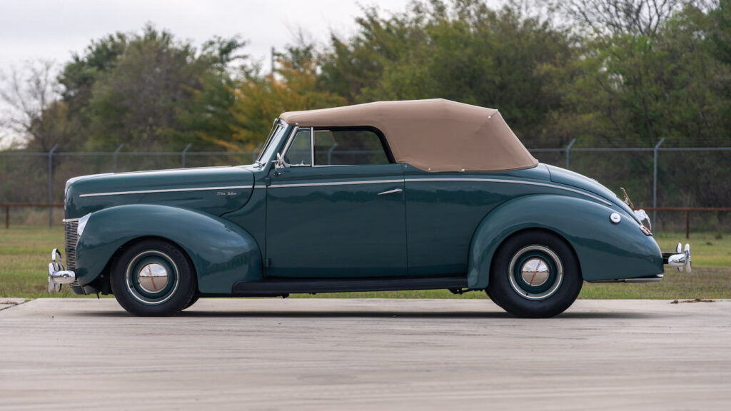 1940 Ford Deluxe Convertible