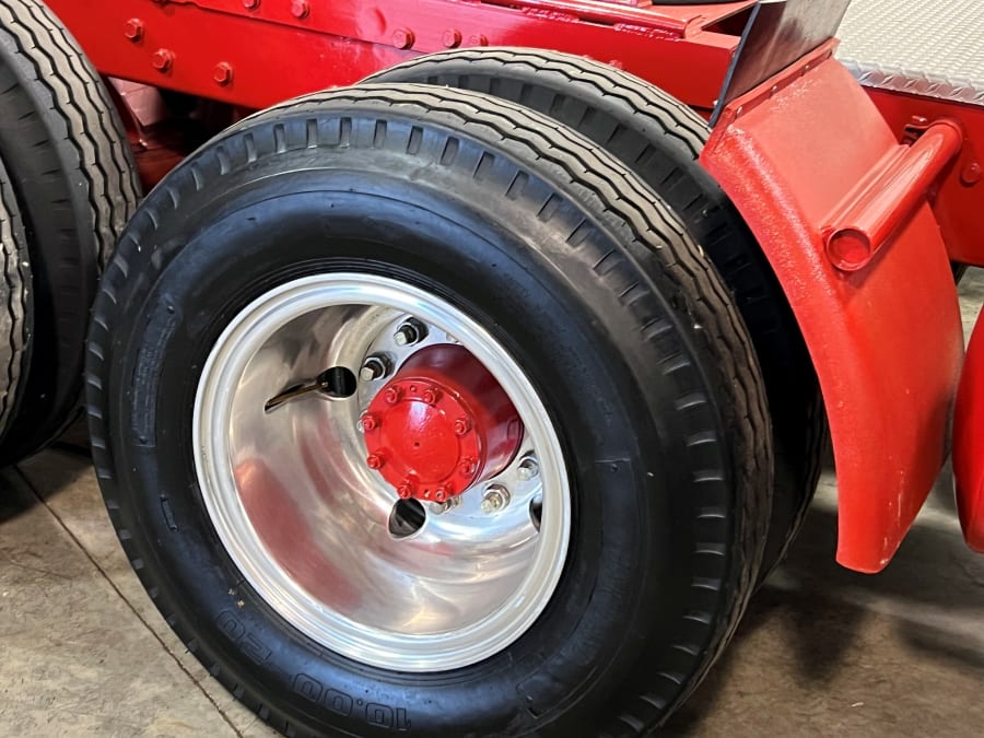1952 Mack LF