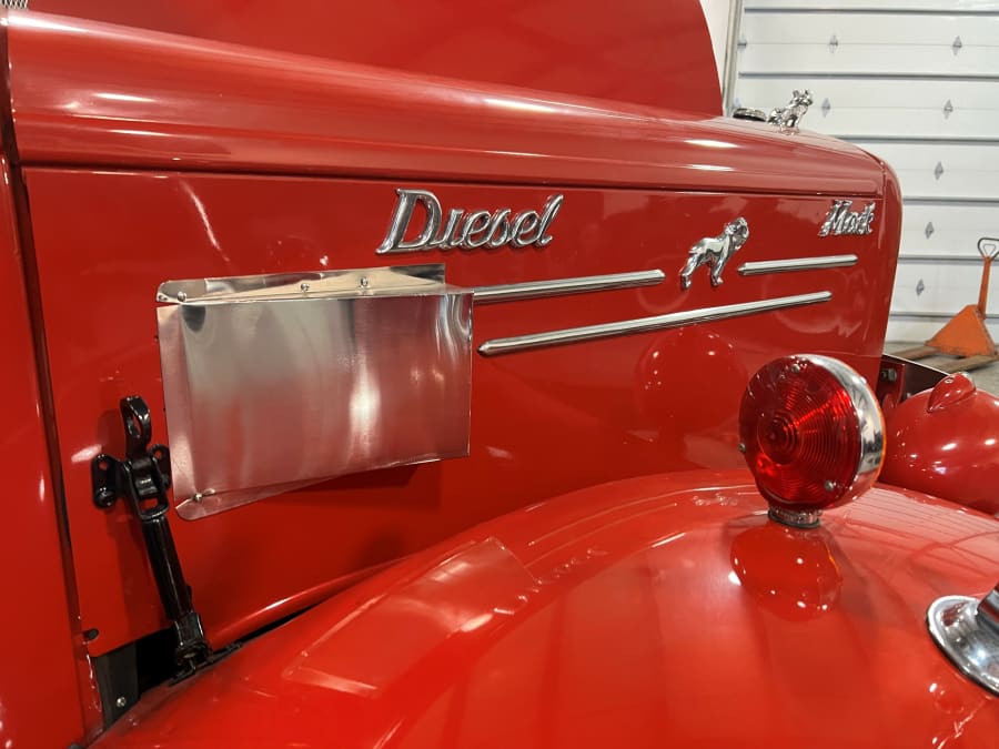 1952 Mack LF