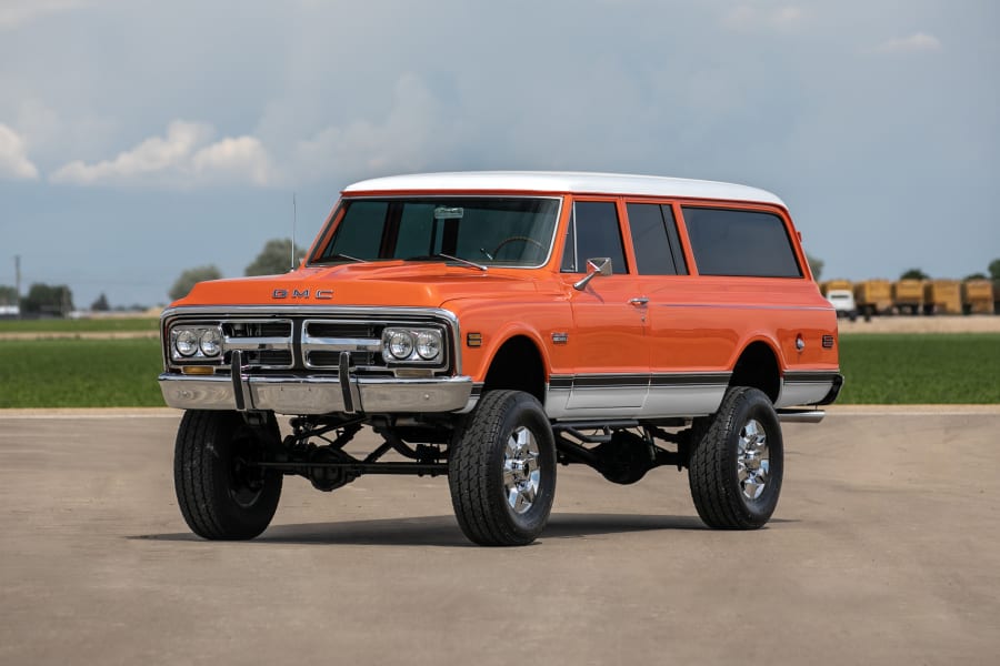 1972 GMC Suburban Custom Deluxe