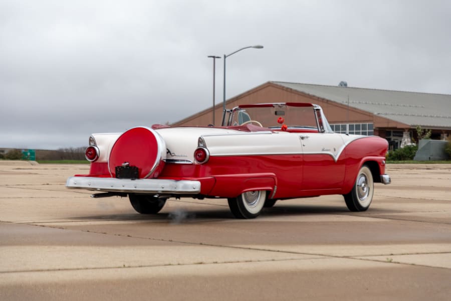 1955 Ford Fairlane Sunliner