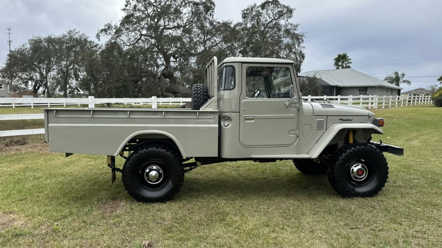 1981 Toyota HJ-47 Land Cruiser Pickup